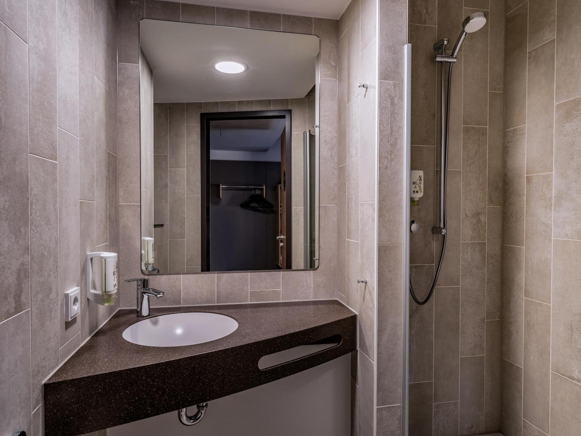 B&B Hotel Вилинген-Швенинген Екстериор снимка